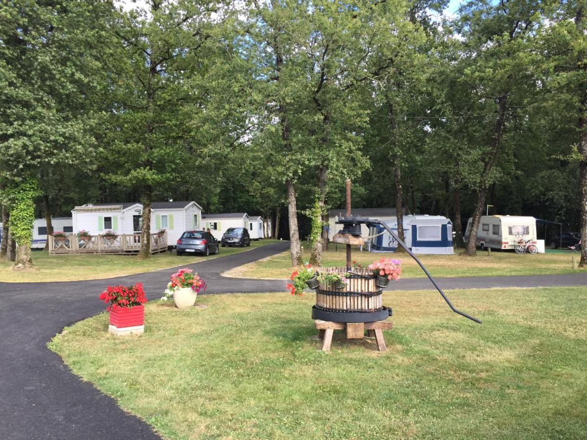 Camping Les Petites Minaudieres Coussay-les-Bois Εξωτερικό φωτογραφία