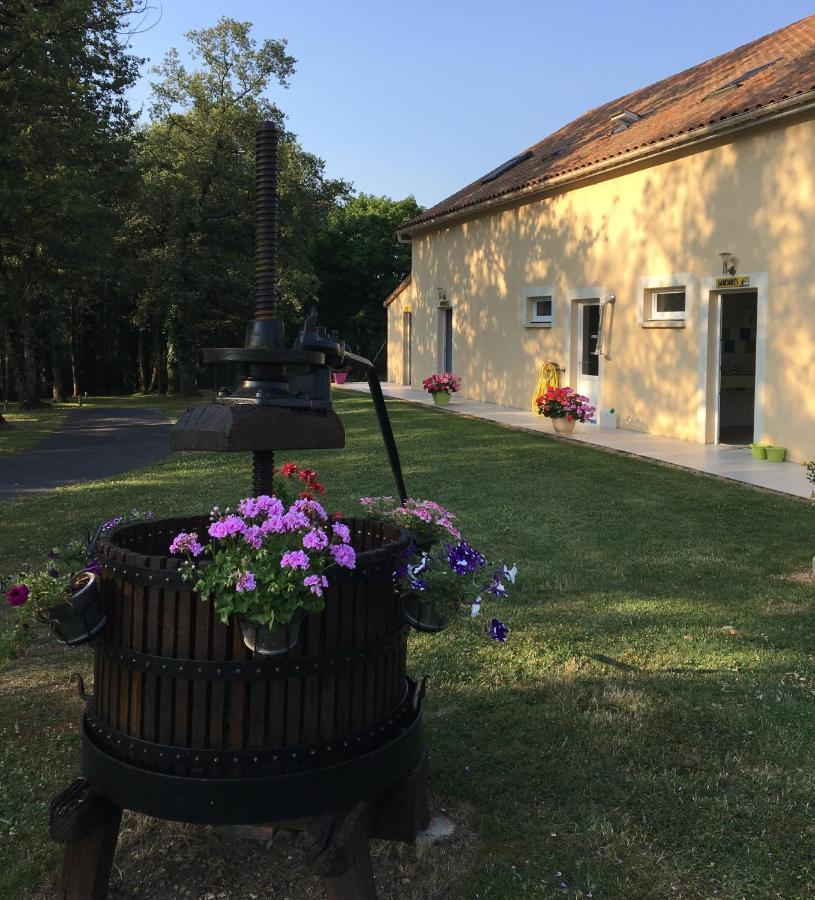 Camping Les Petites Minaudieres Coussay-les-Bois Εξωτερικό φωτογραφία